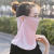 伝逸氷糸マスク女性の夏の薄い金の日よけを止めて首をかばいます通気性のマスクのベールの多機能はマフラーの小さいスカーフの黒色を変えます。